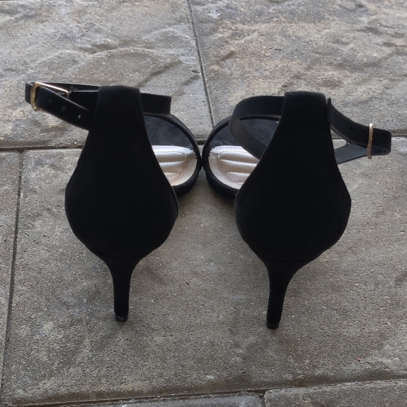 🛑SOLD🛑 Lulu's black heels - Picture 3 of 7